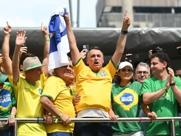 Ato de Bolsonaro em Copacabana terá três governadores e nove senadores