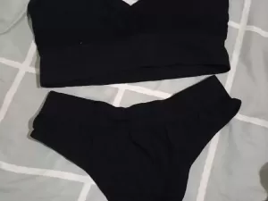 Conjunto de calcinha e sutiã por R$ 22 é sucesso de vendas; vale a pena?