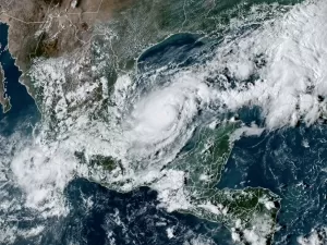 Novo furacão ameaça Flórida semanas após tempestade Helene, a pior desde 2005