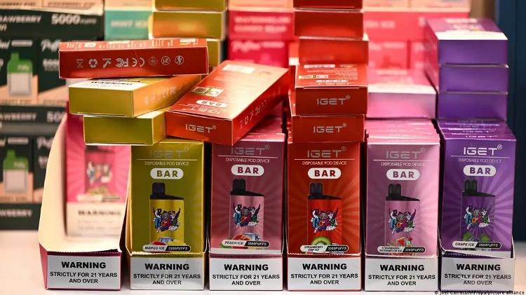 Os vapes descartáveis estão entre os produtos da fast tech que impulsionam o aumento dos resíduos eletrônicos em todo o mundo Os vapes descartáveis estão entre os produtos da fast tech que impulsionam o aumento dos resíduos eletrônicos em todo o mundo