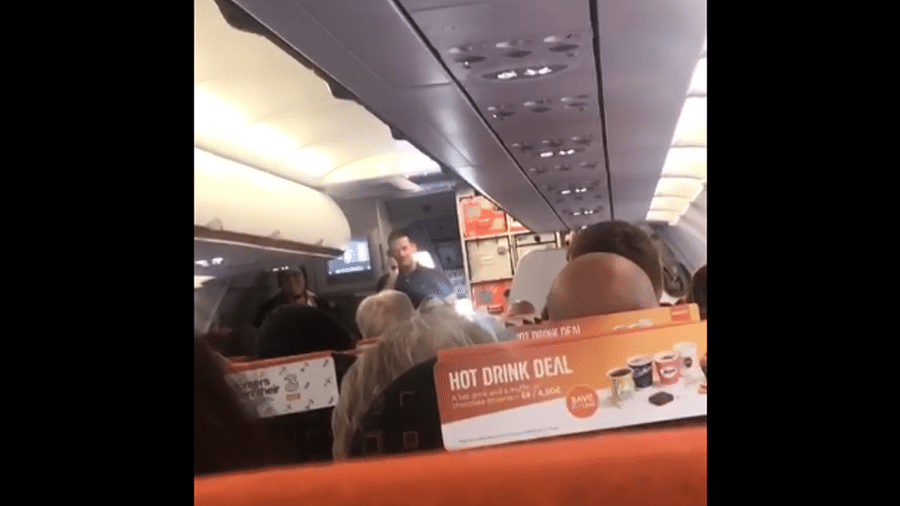 Piloto de folga em avião assume voo para evitar atraso  - Reprodução/Facebook