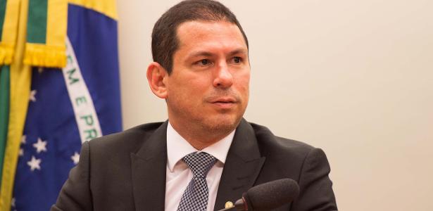 Bolsonaro não tem força e está acuado, diz vice-presidente da Câmara - Vimarsana News