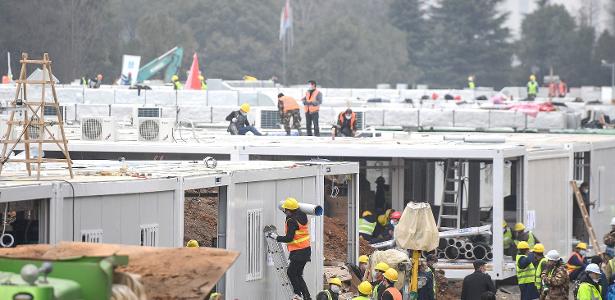 Coronavírus | China termina hospital em 10 dias; equipe médica terá 1.400 militares