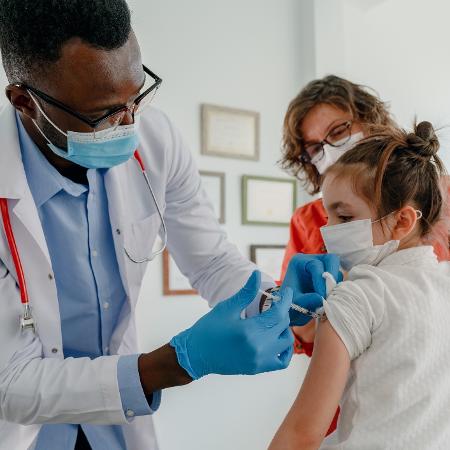 Cientista-chefe da OMS reforçou a importância de se vacinar os grupos considerados mais vulneráveis - Getty Images