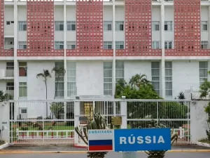 Consulado informa polícia, e russa vítima de violência é resgatada em MG