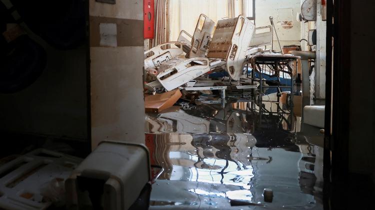 Sala de emergência ficou completamente alagada e destruída após enchente em Canoas, Rio Grande do Sul. (20/05).