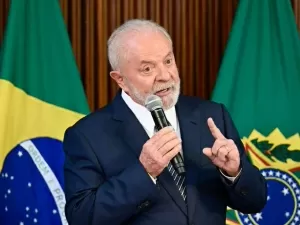 'É barato cuidar do pobre, caro é cuidar do rico', diz Lula no Maranhão