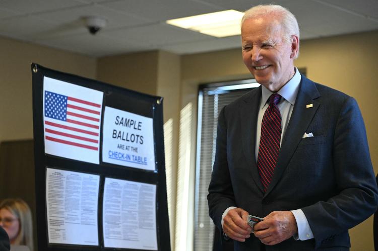 Joe Biden, presidente dos EUA, votando antecipadamente nas eleições norte-americanas em 28 de outubro