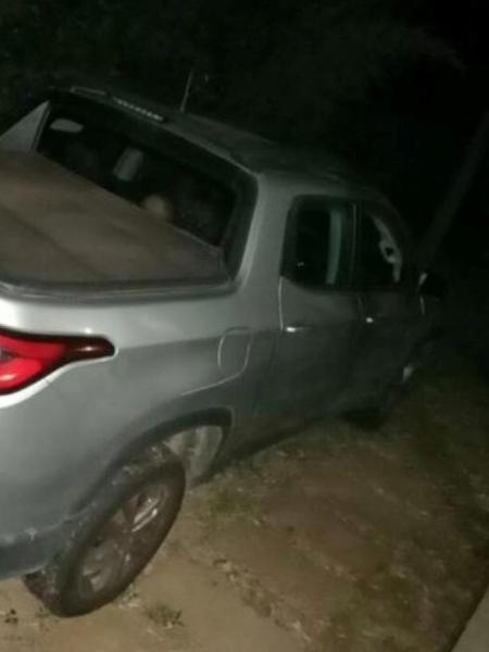 Carro em que o corpo do casal foi encontrado Carro em que o corpo do casal foi encontrado