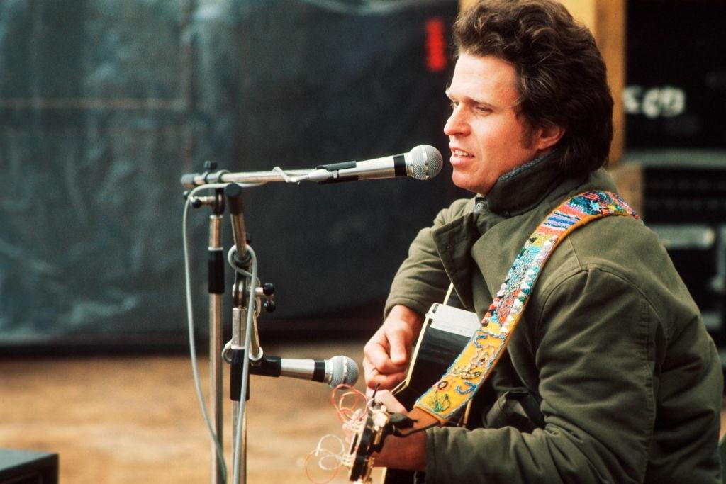 Country Joe McDonald em festival em 1972 - undefined