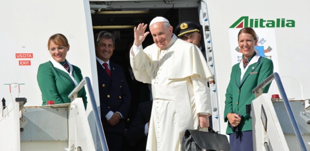 O papa decolou do aeroporto de Fiumicino, em Roma, a bordo de um Airbus A330-200 - EFE/EPA/TELENEWS