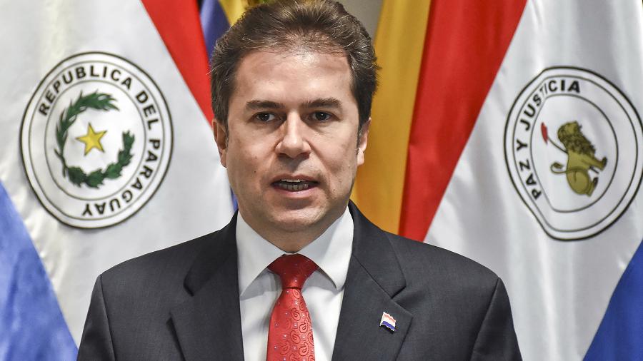 5.set.2018 - Ministro de Relações Exteriores do Paraguai Luis Alberto Castiglioni durante conferência de imprensa em Asuncion - Norberto Duarte/AFP