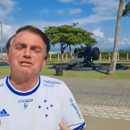Bolsonaro anuncia que irá a jogo beneficente com sertanejos no dia 5 em Goiás - Reprodução/Facebook