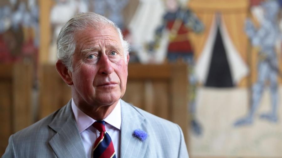 Charles foi alvo de ovada durante uma caminhada em Luton, em Londres - Getty Images