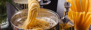 O Nobel de física que 'inovou' ao cozinhar macarrão --e irritou italianos (Foto: Getty Images)