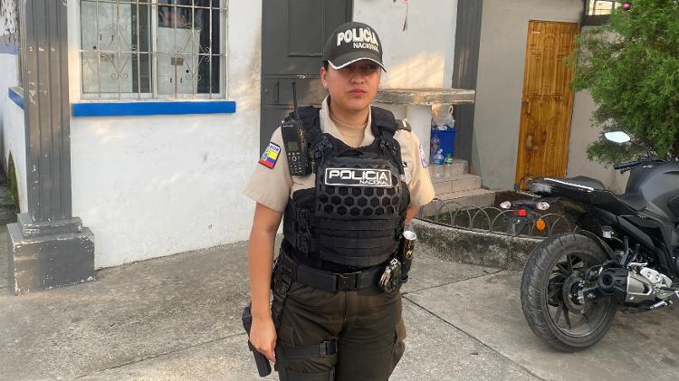 Nataly Orna comanda um pelotão numa das áreas mais perigosas da região metropolitana de Guayaquil