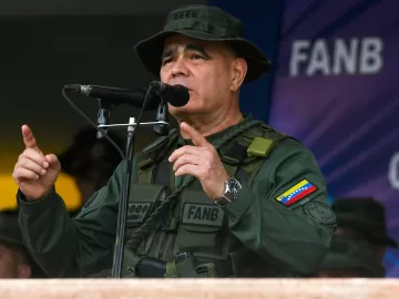 Forças Armadas da Venezuela declaram 'lealdade absoluta' a Maduro