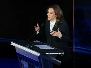 Kamala Harris amplia vantagem sobre Trump após debate, diz Ipsos/Reuters