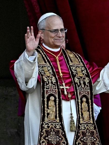 Papa Leão 14 pregou sobre a 'paz' na sua primeira aparição Papa Leão 14 pregou sobre a 'paz' na sua primeira aparição