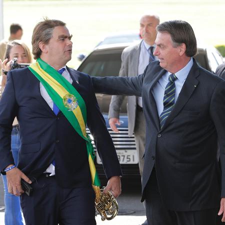 Bolsonaro ao lado do humorista Carioca no Palácio da Alvorada - DIDA SAMPAIO/ESTADÃO CONTEÚDO