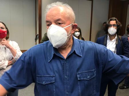 12.jun.2021 - Lula se reúne com lideranças comunitárias no Rio de Janeiro - Lola Ferreira/UOL