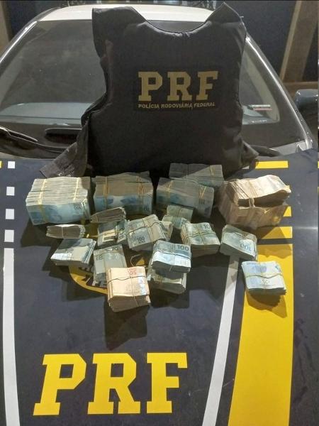 Polícia Rodoviária Federal apreende R$ 1,5 milhão na Dutra e na Fernão Dias - Divulgação/PRF