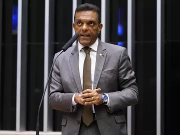 Pastor que orou por Lula transforma em briga eleição da bancada evangélica