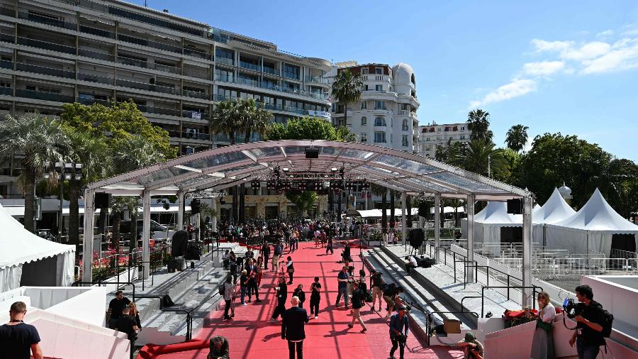Tapete vermelho no Palais des Festivals, que sedia o festival de cinema de Cannes, no sul da França Tapete vermelho no Palais des Festivals, que sedia o festival de cinema de Cannes, no sul da França