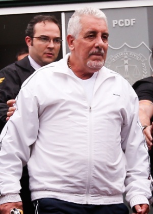 23.out.2015 - Henrique Pizzolato, após fazer exame de corpo de delito, antes de ir para a Papuda, em Brasília - Pedro Ladeira/Folhapress