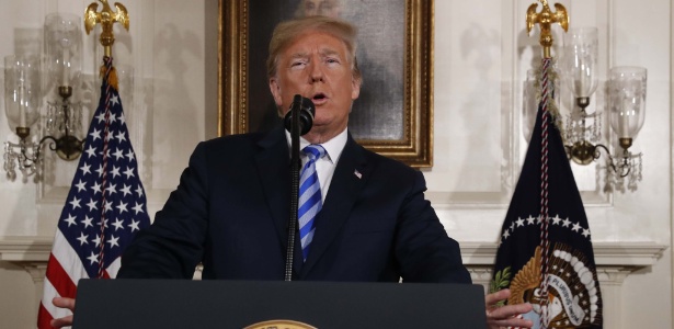 8.maio.2018 - Presidente dos EUA Donald Trump anuncia sua decisão sobre o acordo nuclear do Irã na Casa Branca, em Washington - Jonathan Ernst/Reuters