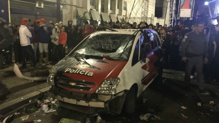 Viatura da Polícia Civil foi depredada e pichada durante Virada Cultural - Reprodução/Twitter - Reprodução/Twitter