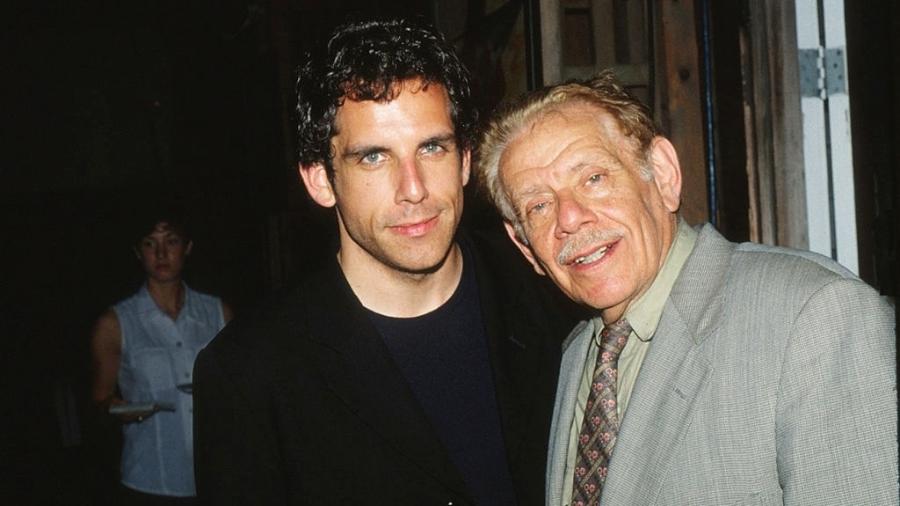 O ator Ben Stiller e o pai, Jerry Stiller, durante evento do Nantucket Film Festival, em junho de 1998, nos Estados Unidos - Lindsay Brice/Getty Images