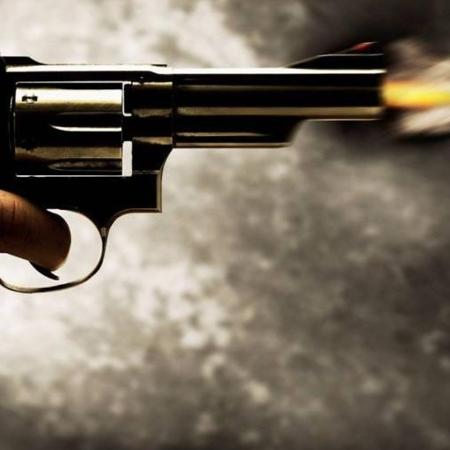 O homem confessou ter tirado a arma da mochila e disparado quatro tiros como forma de "aviso" - Reprodução
