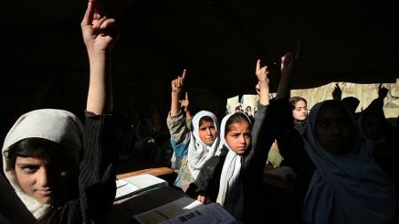 Meninas ainda não puderam voltar à escola desde que o Talibã retomou poder - Getty Images - Getty Images