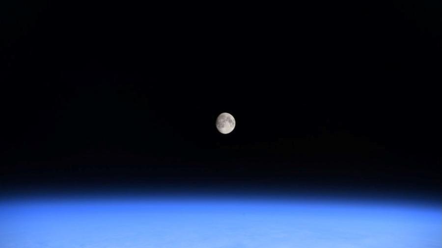 Astronauta faz foto impressionante da Lua - Reprodução