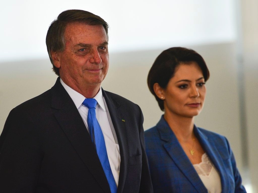 Bolsonaro diz que filha entrou nos EUA com atestado médico
