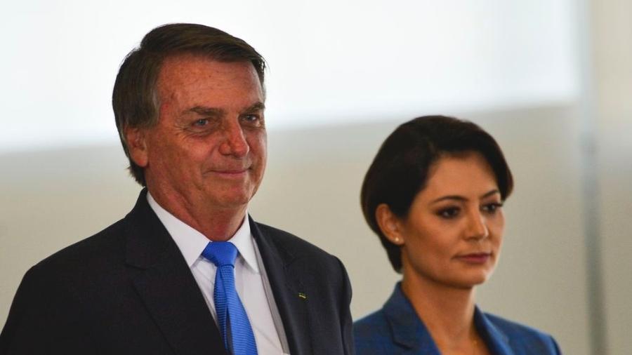 26.abr.22 - O então presidente, Jair Bolsonaro, e primeira-dama, Michelle Bolsonaro, em evento no Palácio do Planalto - Marcelo Camargo/Agência Brasil