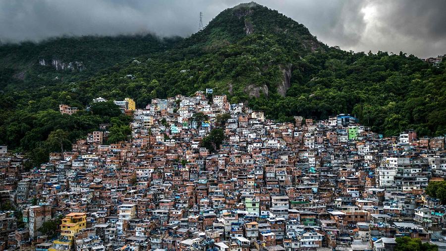 Vista aérea da favela da Rocinha, no Rio de Janeiro