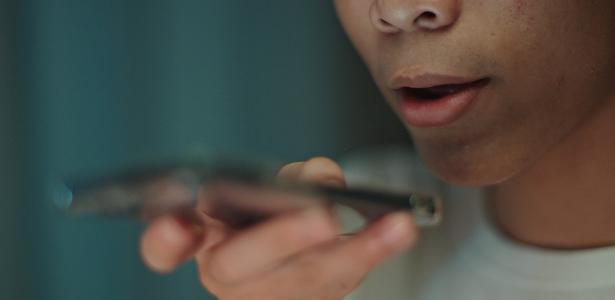 IA sugere que filho mate pais 'loucos', e responsáveis processam empresa