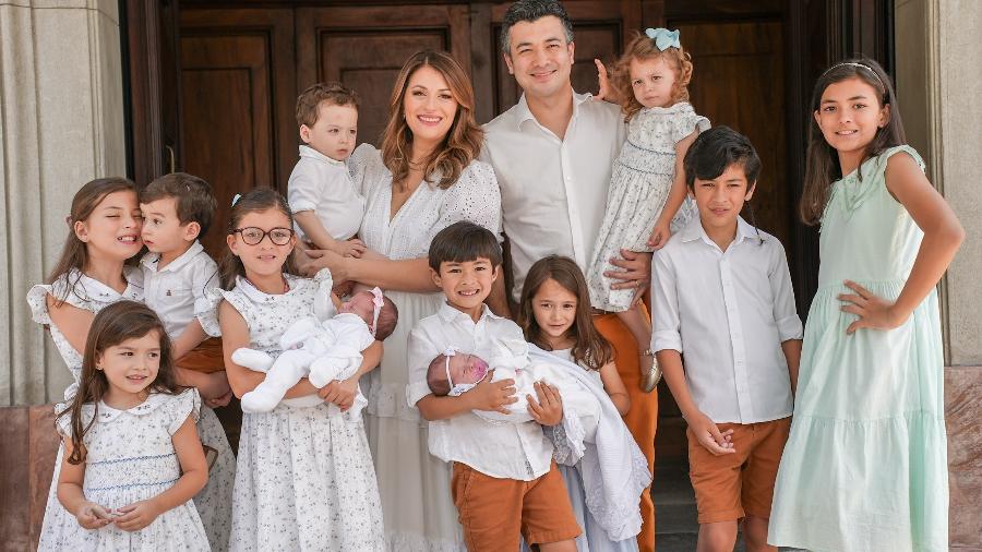 Mariana com sua família; casal não previne gravidez Mariana com sua família; casal não previne gravidez
