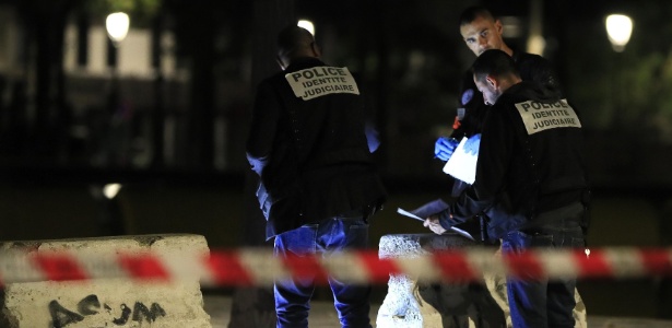 09.set.2018 - Polícia no local onde um homem feriu pedestres com arma branca em Paris - Gonzalo Fuentes/9