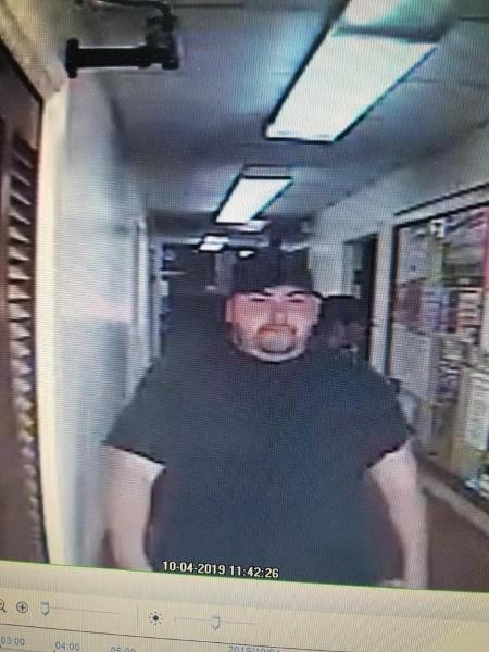 Polícia divulgou imagens de Heath Bumpous assaltando um banco no Texas - Trinity County Sheriff Woody Wallace