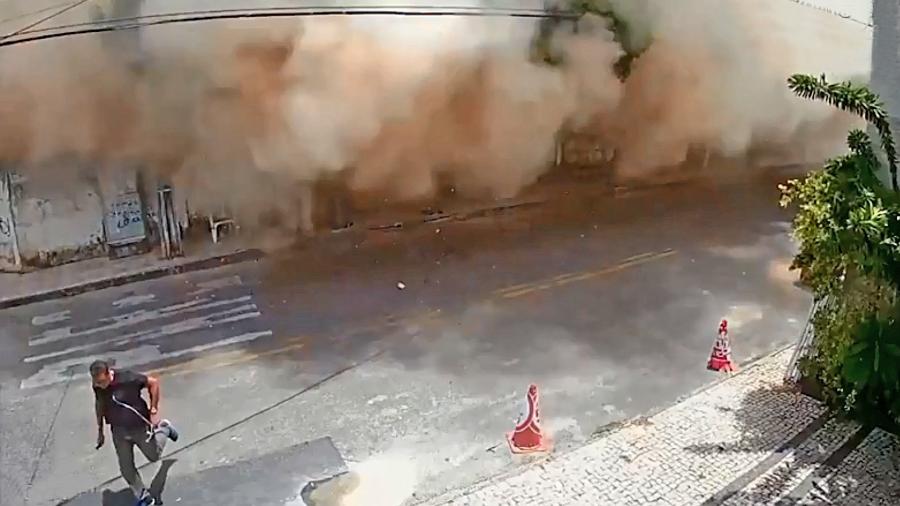 Vídeo mostra momento em que o edifício Andrea desabou em Fortaleza - Reprodução