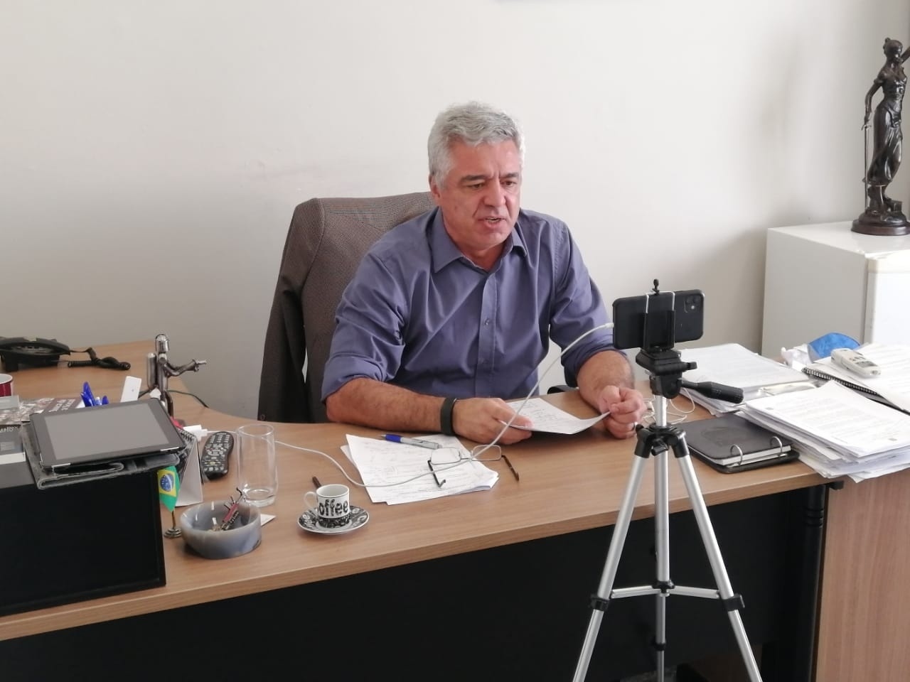 Sem corpo a corpo, parlamentares recorrem às redes para atrair eleitores