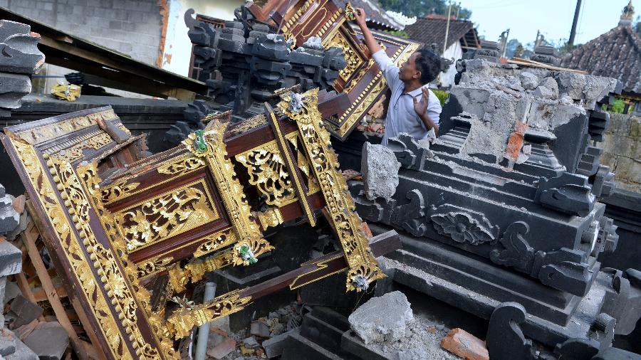 Danos causados por terremoto que atingiu ilha de Bali, na Indonésia - Antara Foto/Fikri Yusuf/via REUTERS
