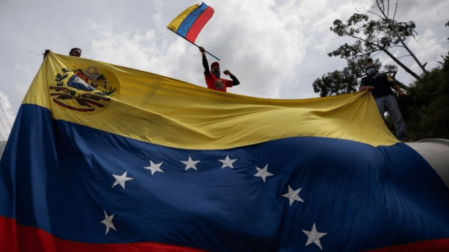 Os resultados nas urnas revelarão como a Venezuela caminha - e quem vai liderar o país - para uma transição política - EPA