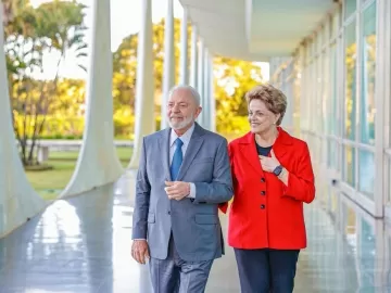 Lula recebe Dilma no Alvorada: 'Primeiro retorno dela desde 2016'