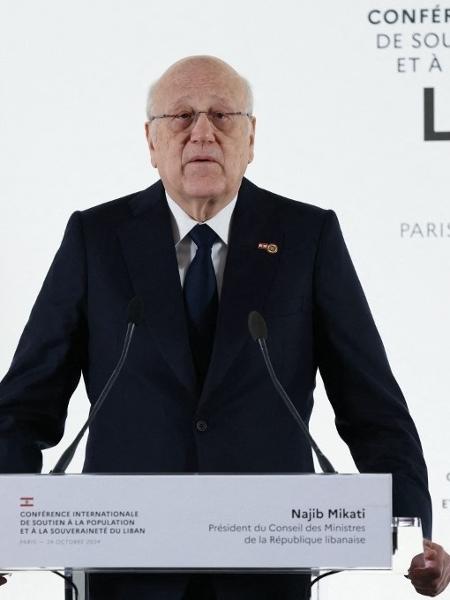 O primeiro-ministro do Líbano, Najib Mikati, durante uma conferência de imprensa após uma conferência de ajuda internacional em apoio ao Líbano, em Paris