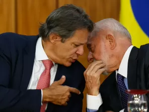 Lula e Haddad se reúnem hoje para discutir cortes no Orçamento