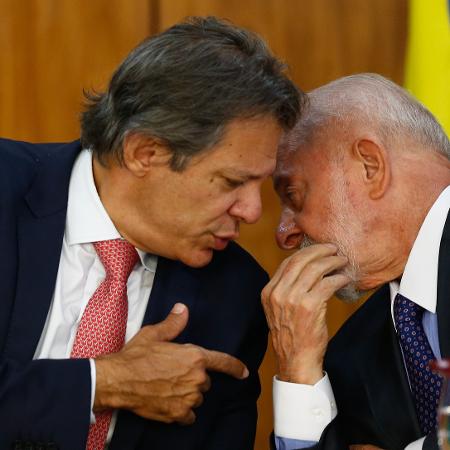 17.09.24 - O presidente Luiz Inácio Lula da Silva conversa com o ministro da Fazenda, Fernando Haddad